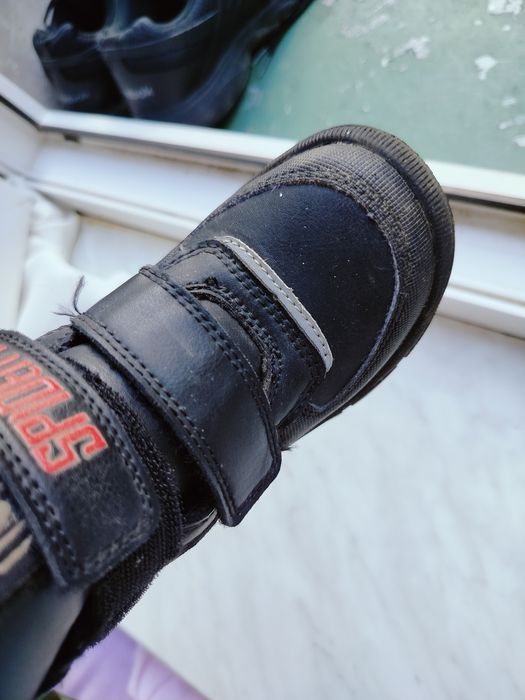 Oddam za darmo bluzki i buty dla chłopca
