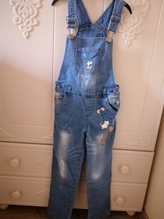 Джинсовый комбинезон