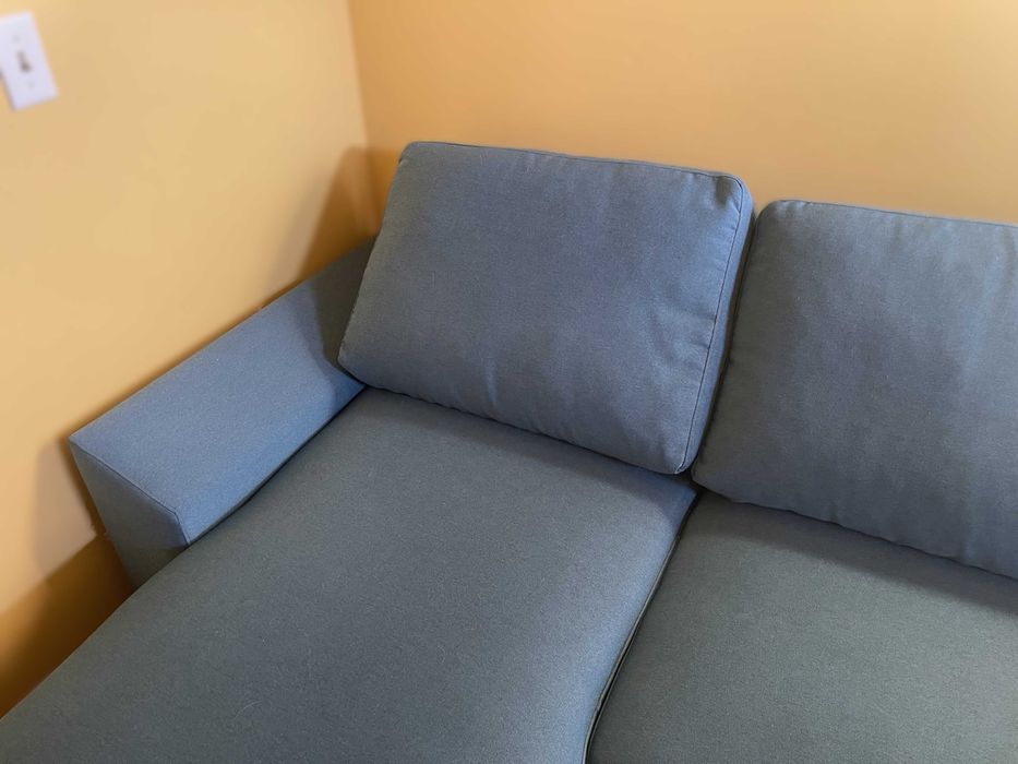 Kanapa narożna ze schowkami i funkcją spania