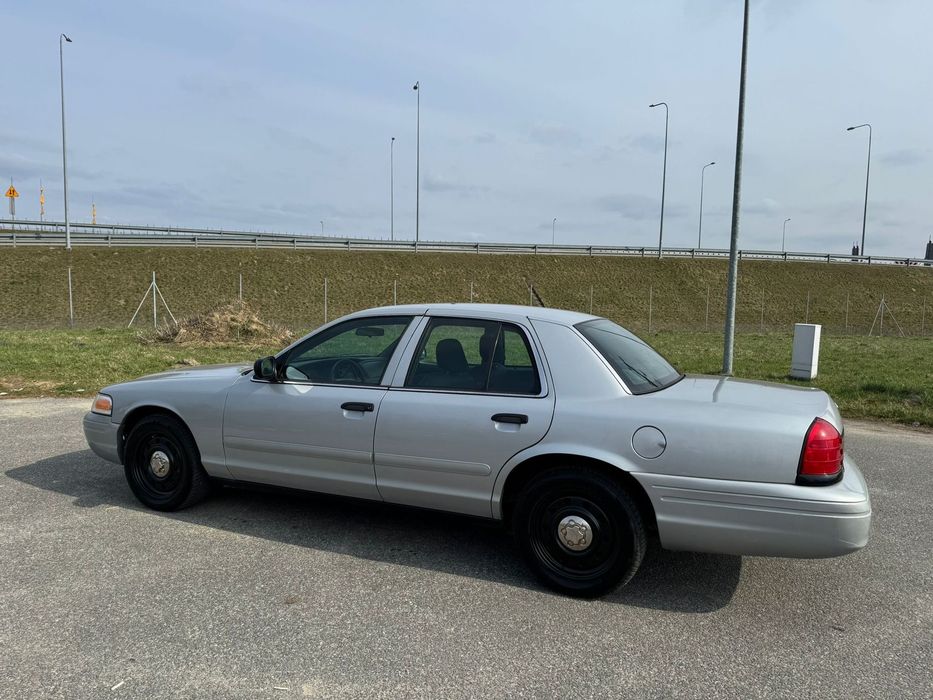 Ford Crown Victoria 2006 photo 5
