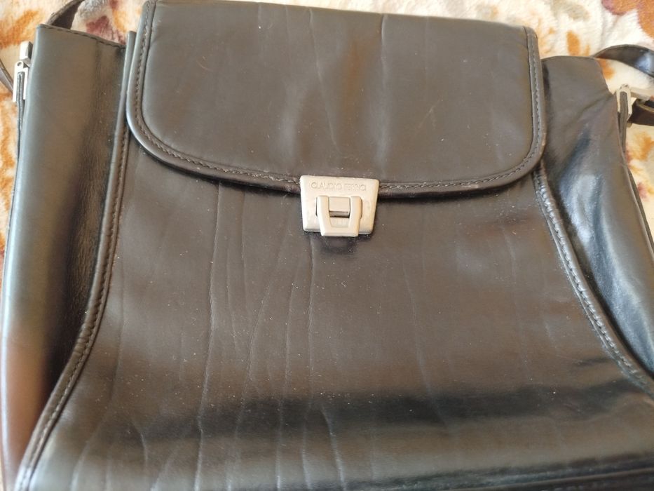 Продам винтажную кожаную сумку  Claudio Ferrici.
