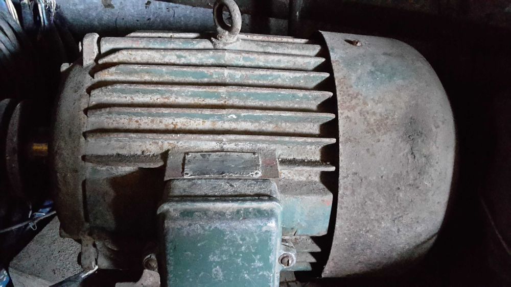 Електродвигуни 13кв, реостат меп р-22, ящики електричні.