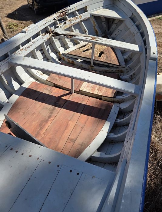 Barco de madeira 3,5m clássico