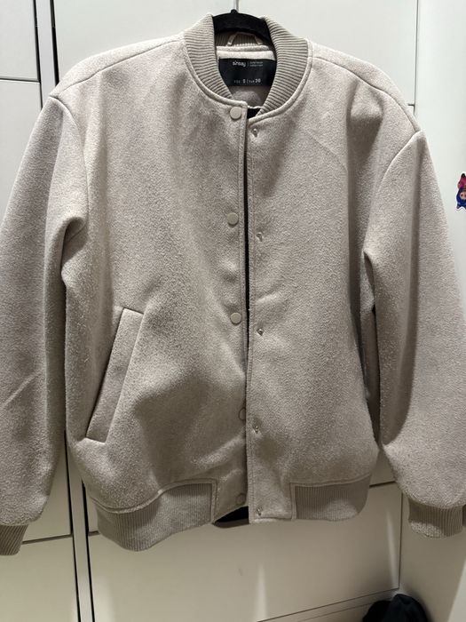 Бомбер Куртка бежева