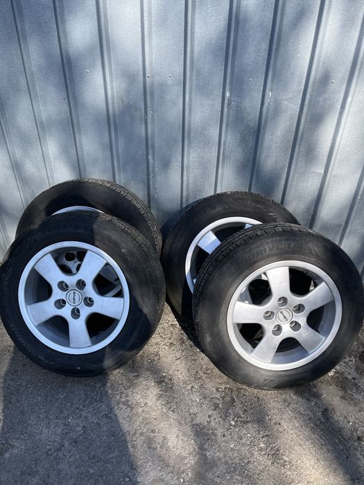 Komplet opon letnich z felgami aluminiowymi 15