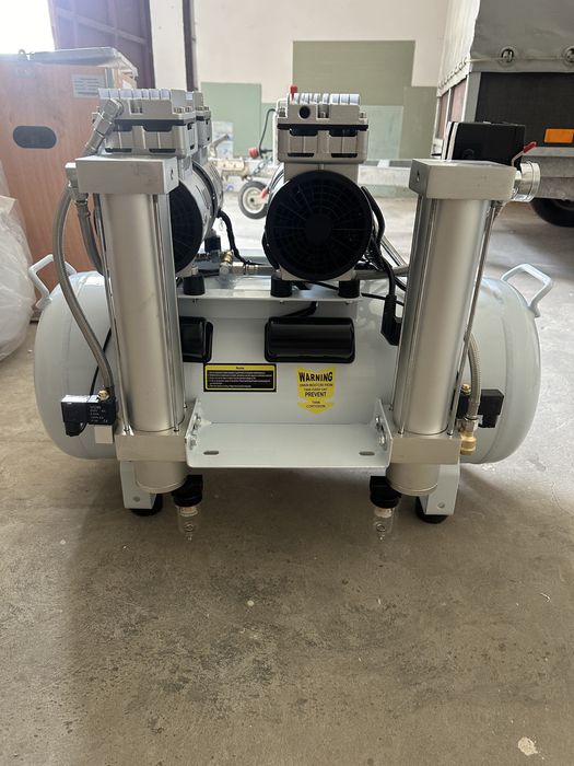 Продам медичний , стоматологічний компресор з осушовичом.