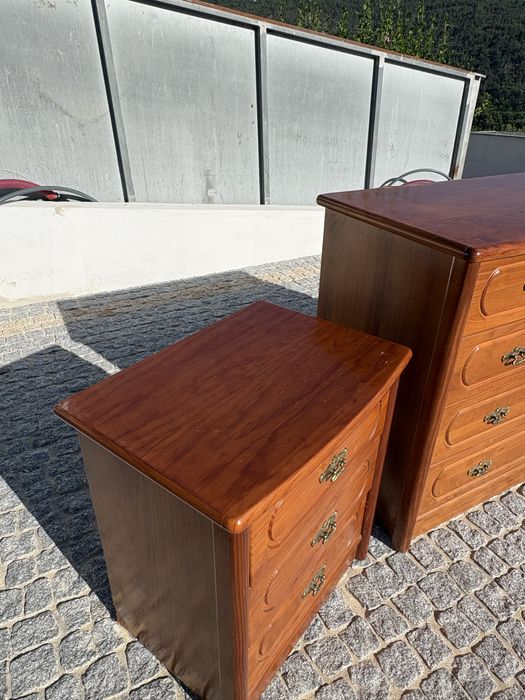Conjunto cómoda e mesas de cabeceira