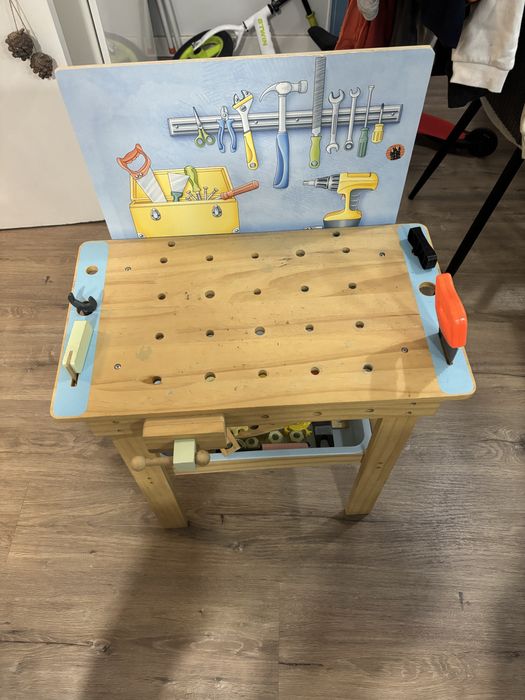 Mesa ferramentas  para brincar