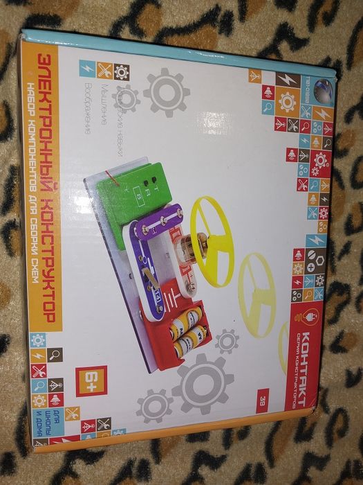 Електронний конструктор "Контакт 39"