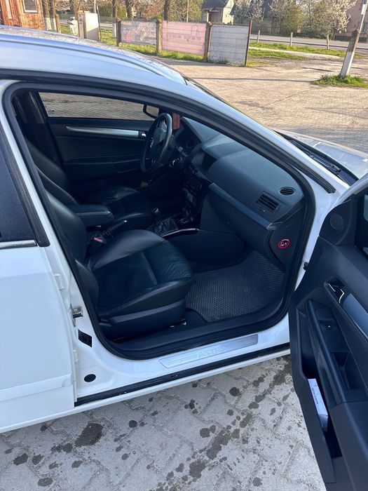 Opel Astra h. Cosmo