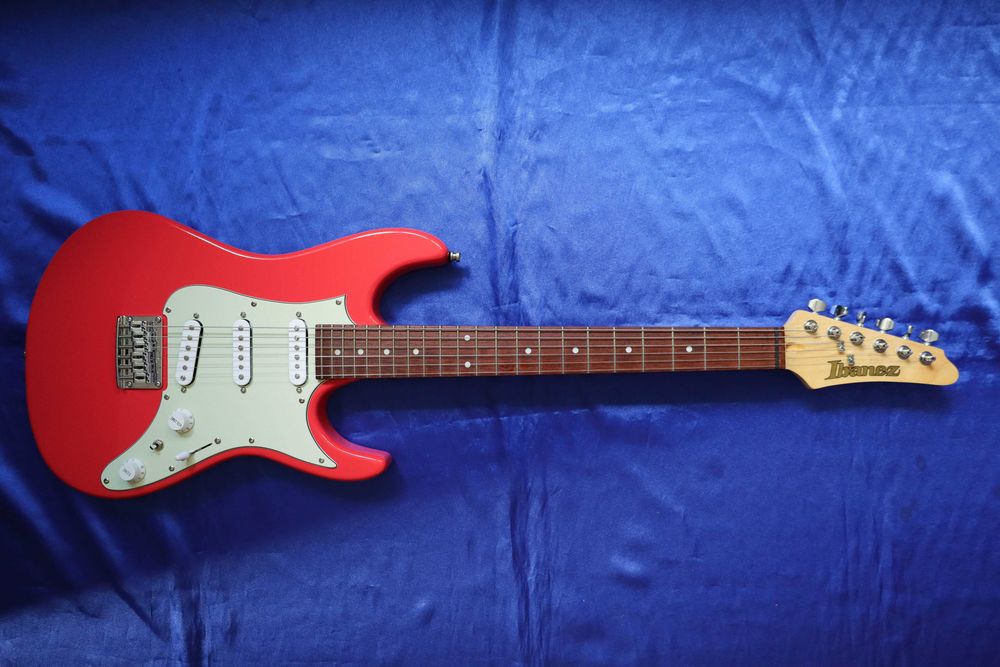 електрогітара Ibanez AZES31