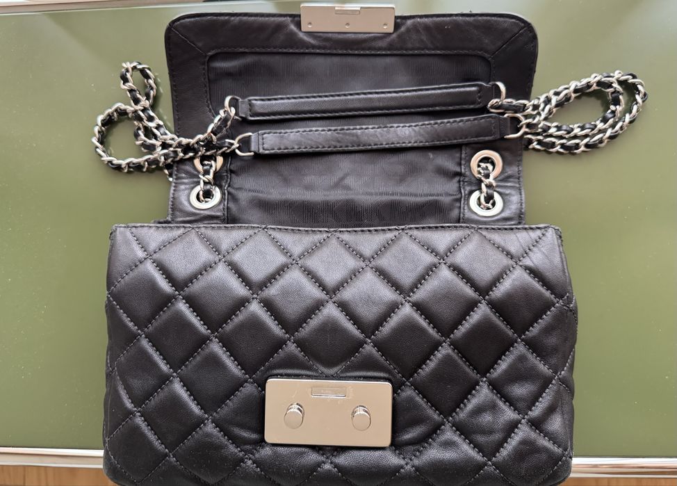Bolsa Michael Kors em pele NOVA