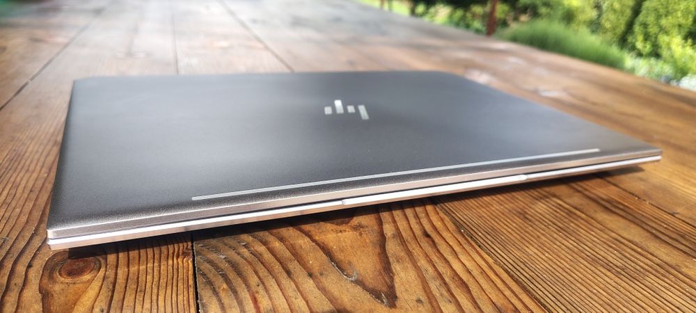 HP  z-book studio g5 i7-8750h+8Gb+256Gb m.2