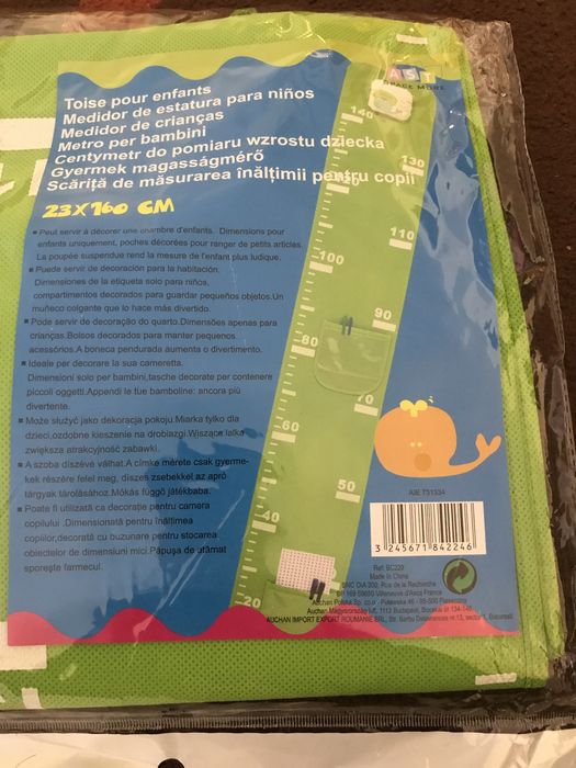 Régua de parede, em tecido.