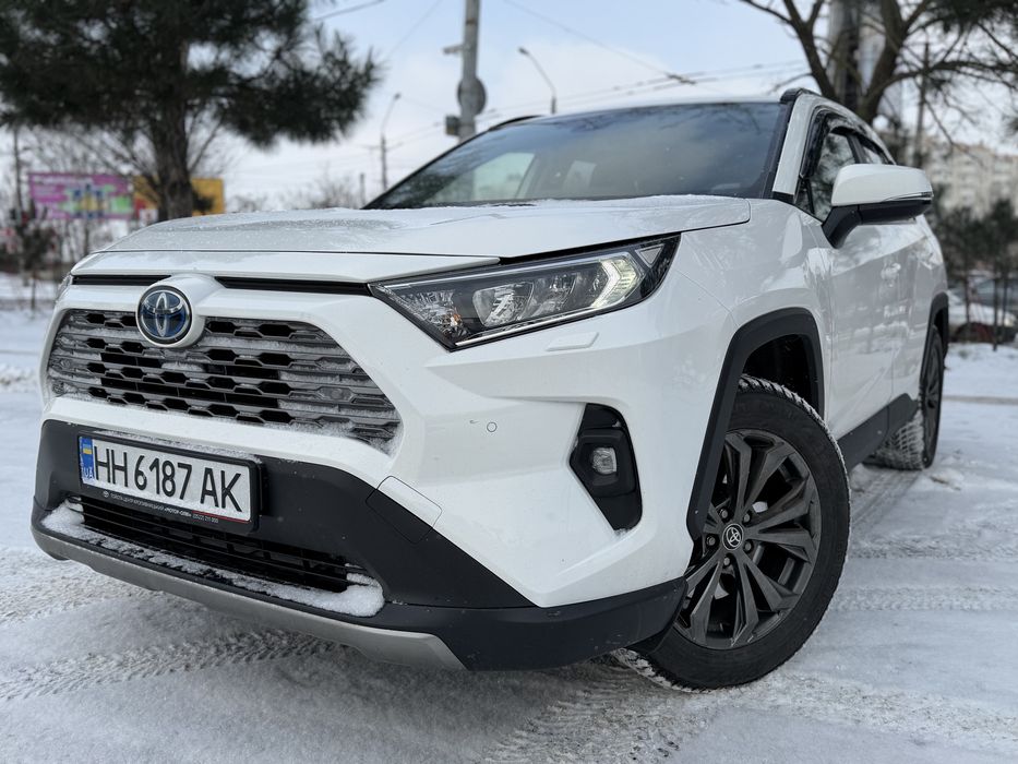 Продам Toyota RAV 4 Гибрид 2023г.