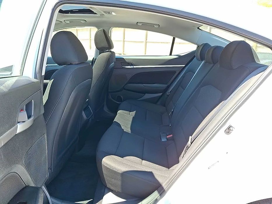 Hyundai Elantra Value Edition      2019