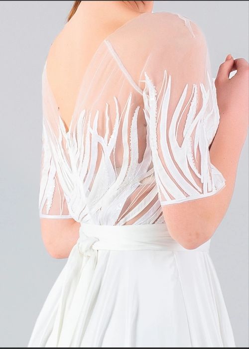 Молочна вечірня або весільна сукня кльош Seam однотонна