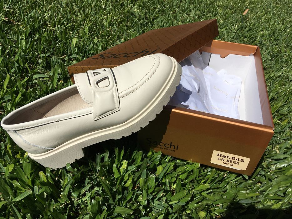 Sapatos brancos bege SACCHI 38