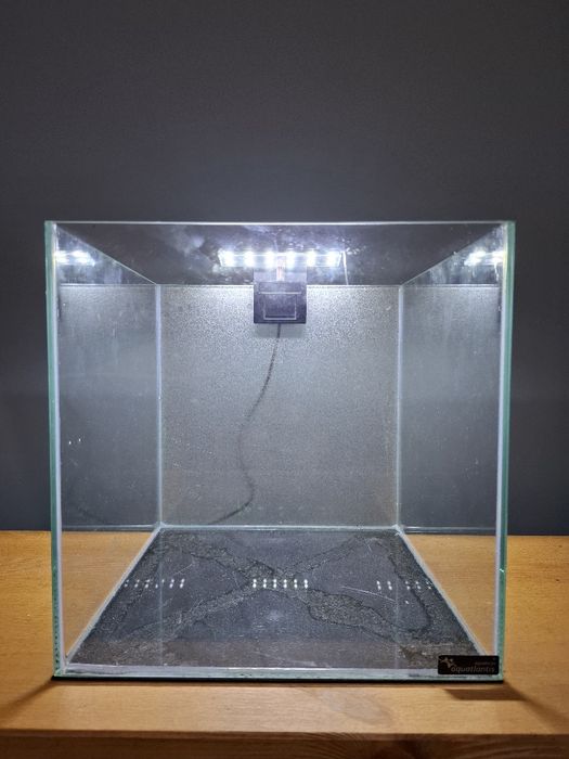 Aquário cubo 25,5 x 25,5 x 26cm