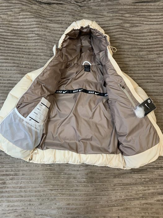 Nike Пуховик Зима Весна 140 рост. Детский Био Пух Лаковый Беж, Матов