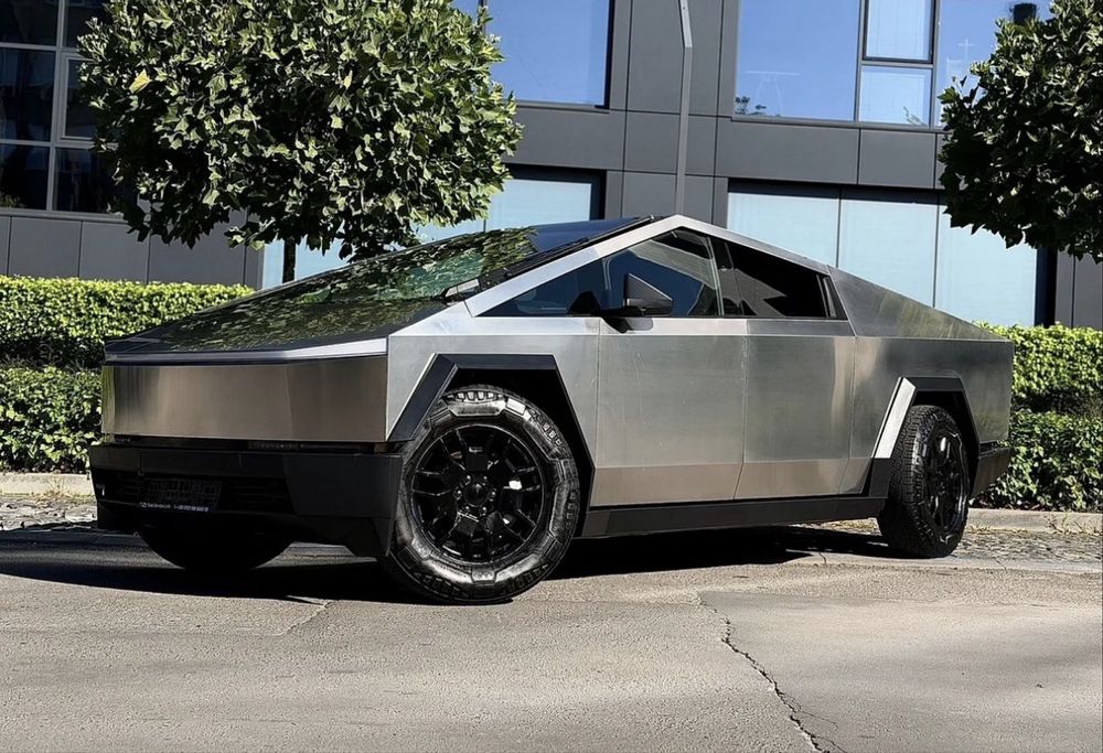 Tesla CyberTruck 2024самий дешевший в Україні!