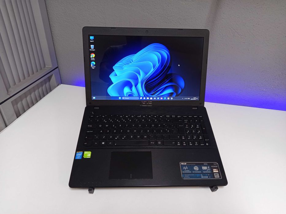 ASUS i7,Ram 8GB,SSD 256gb/Windows 11