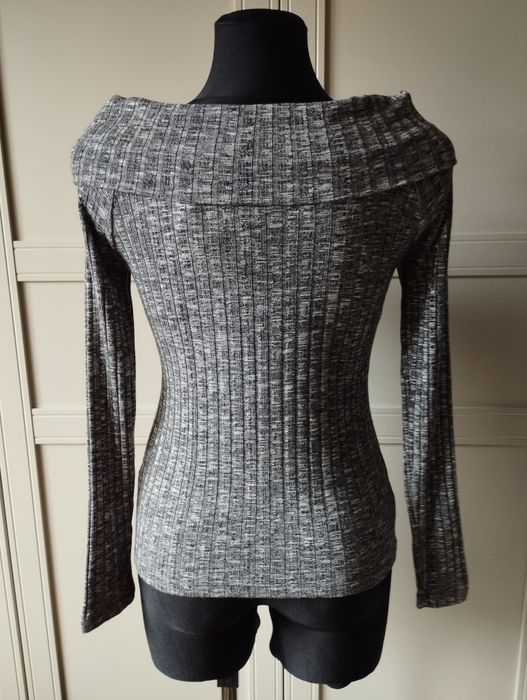 prążkowany sweter z długim rękawem dekolt łódka new look