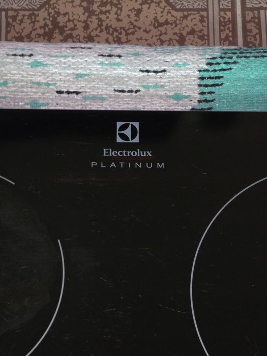 Варочна поверхня Electrolux Platinum EHF96547FK (електроплита)