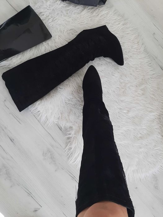 Piękne czarne kozaki naturalny skóra ozdobna cholewka koturn 39