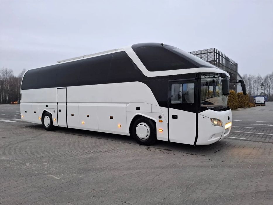 ZONDA A9  Autobus ZONDA A9 430KM 48+1 miejsc ( nie neoplan , setra , mercedes )