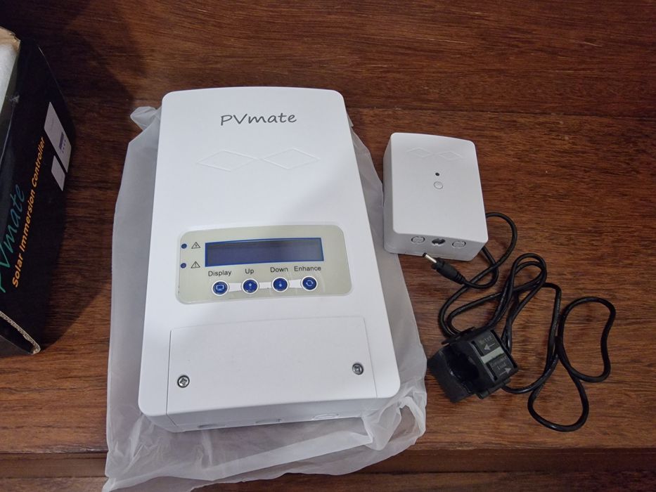 Controlador solar de paineis fotovoltaicos.  Novo