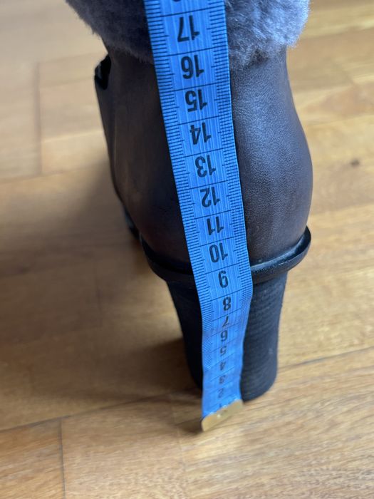 Напівчоботи сірого коььору Ecco