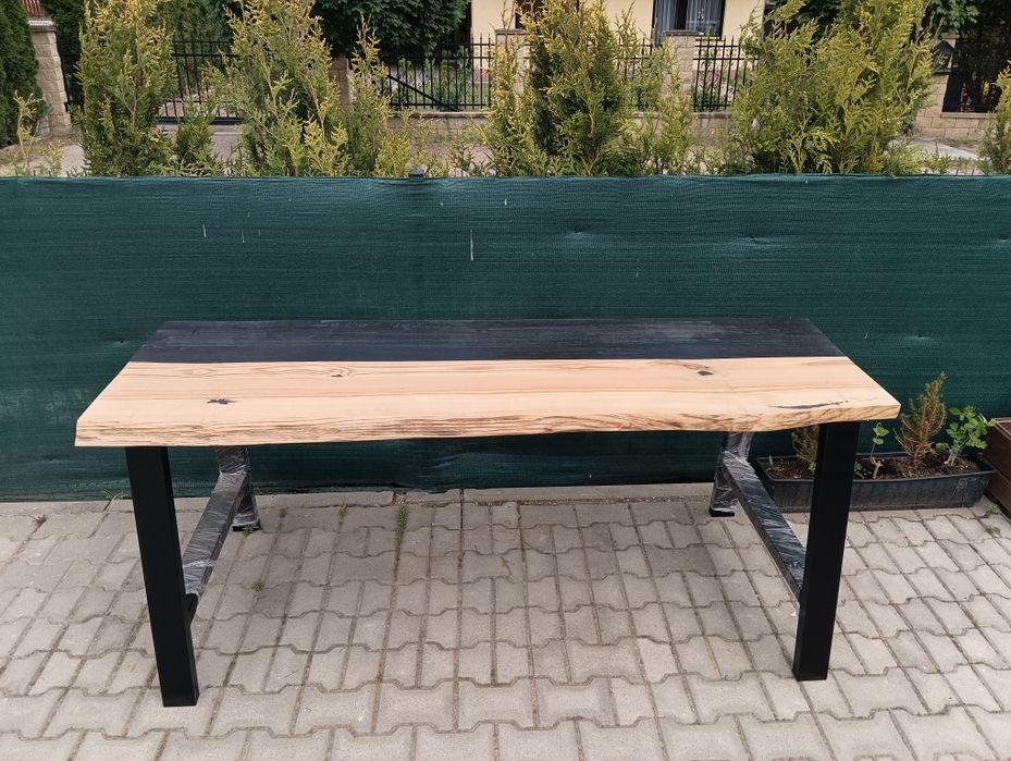 Biurko z litego drewna, metalowe nogi, live edge