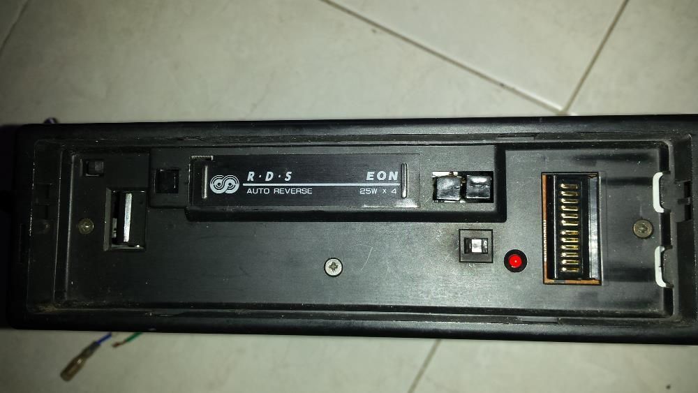 Rádio Sherwood com possivel ligaçao de subwoofer.