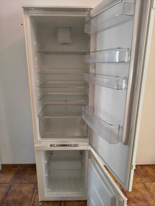 Lodówka do zabudowy IKEA Frostig BCF228/64, 183 cm