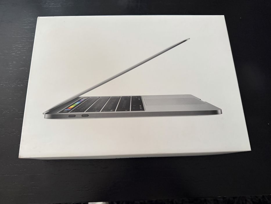 Macbook pro 1706 touch bar como novo sem qualquer risco .