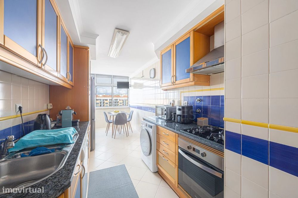 Apartamento T3 no Centro do Carregado | Parqueamento e Arrecadação