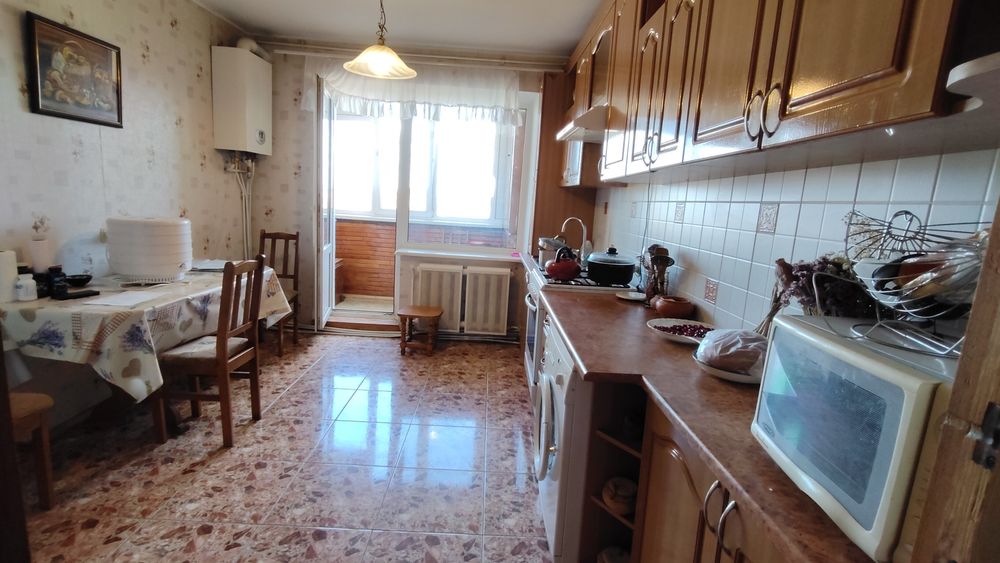 продаж 4-кімнатної квартири в центрі м. Прилуки