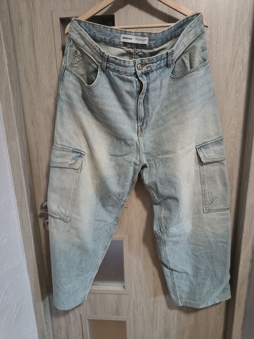 Bojówki dżinsowe BERSHKA