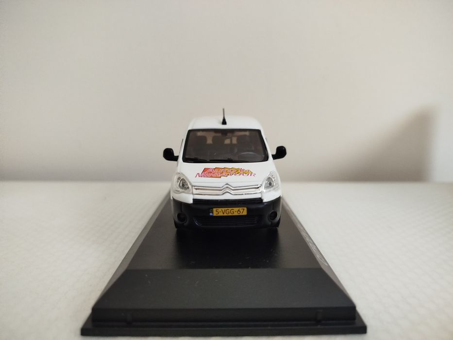 Miniatura Citroen Berlingo 1/43 Nova