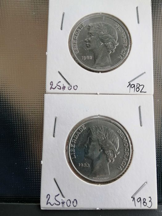 Colecção completa de moedas de 25 escudos de 1977 a 1986