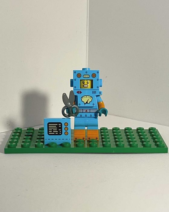 LEGO Mini-figure - Series 23 || Robot64739078959235120
