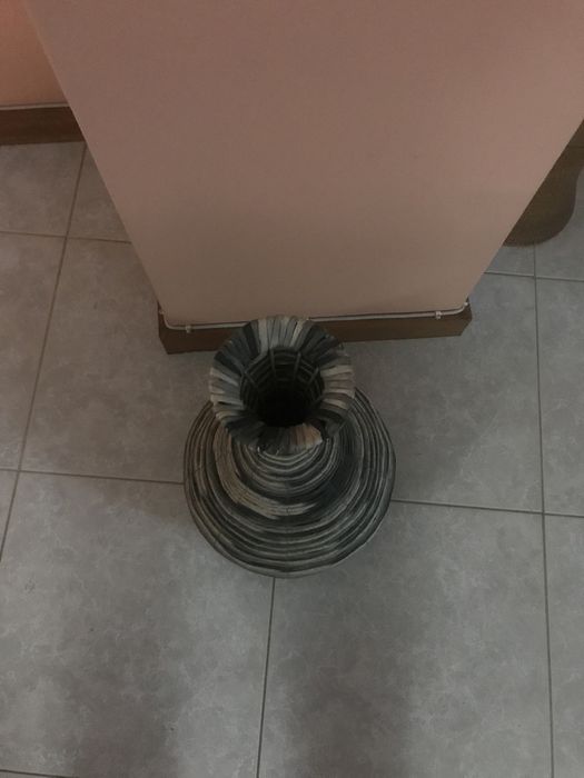 Jarrão para decoração revestido a trapalhões .