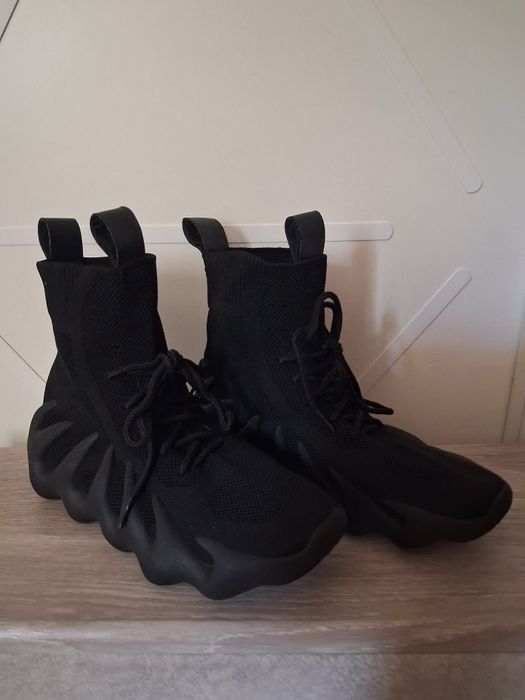 Кросівки чорні ізі , розмір 36,5-37