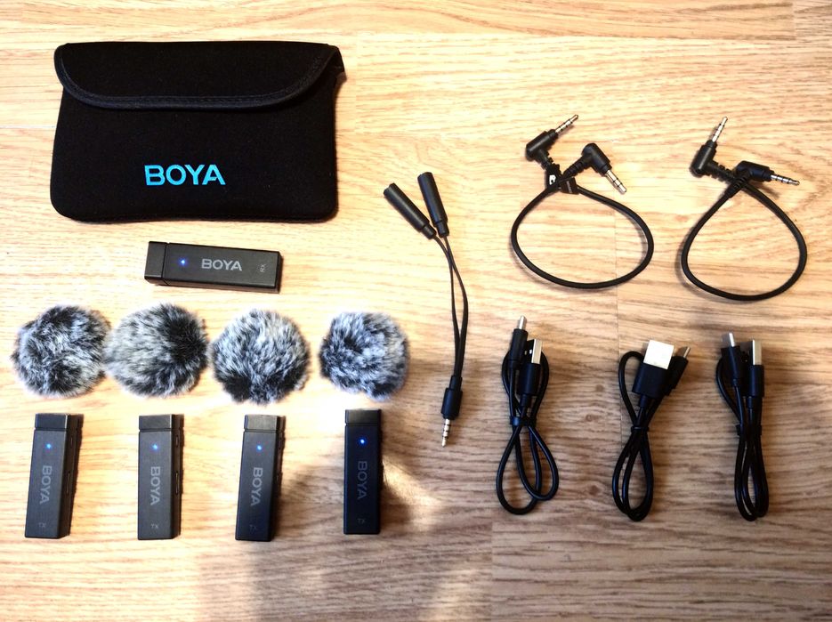 Петличний мікрофон Boya BY-W4 система на 4 мікрофони + база