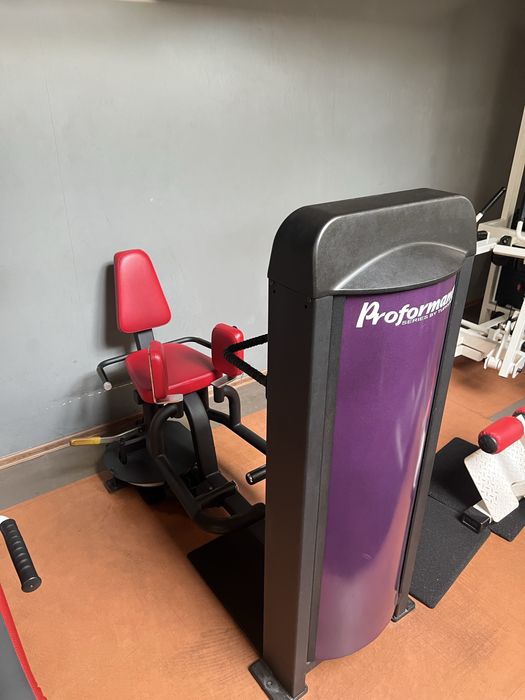 Тренажёрный зал, фитнес клуб