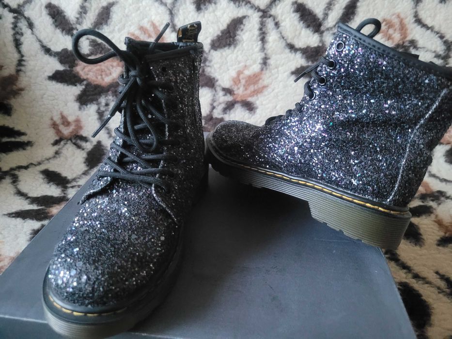 Mega dziecinne botki Dr. Martens 1460 Glitter J r.32 wkł.21 xm