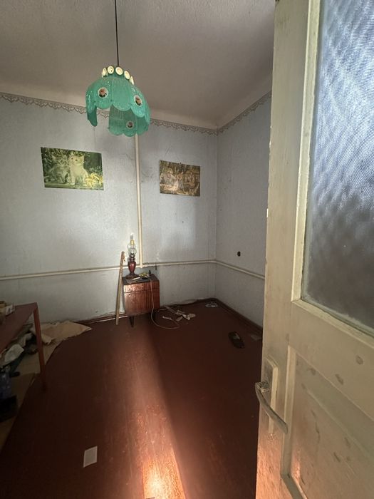 Продам будинок коло річки,в центрі міста