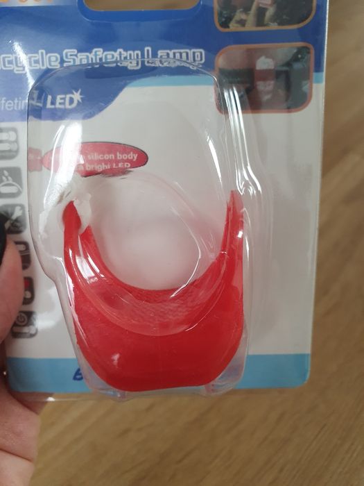 lampka rowerowa tylnia na tył silikonowe oświetlenie światełko