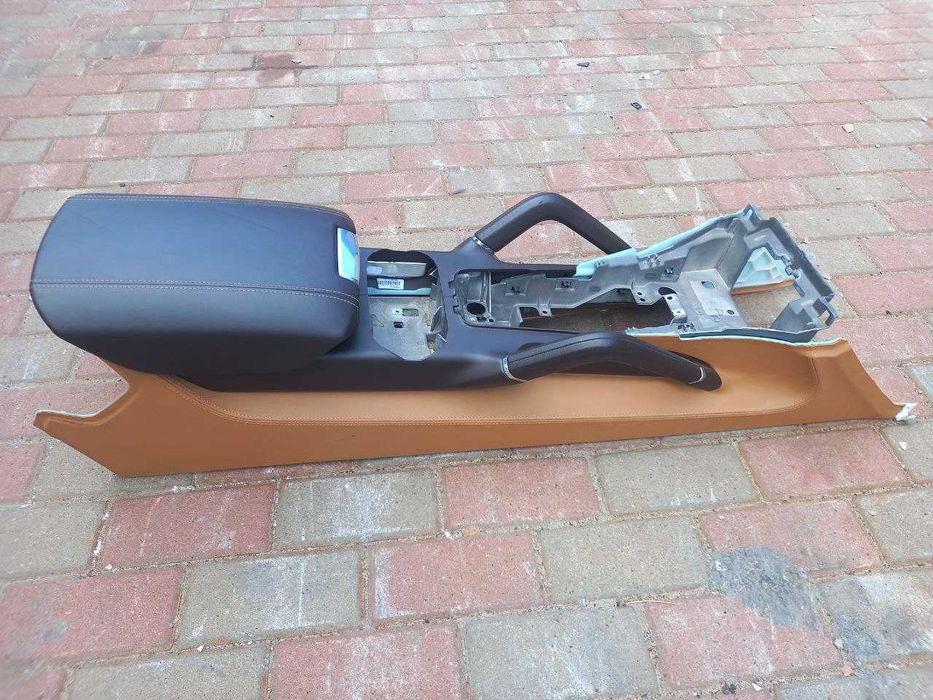 Подлокотник porsche cayenne 958